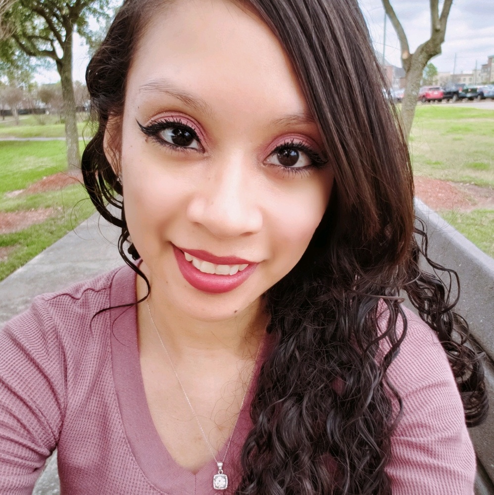Meet your Posher, Esmeralda